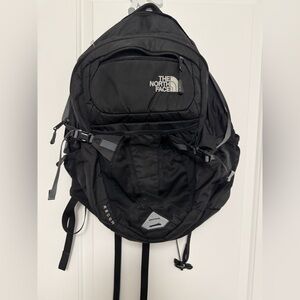 The North Face Recon 30 Liter Backpack Black